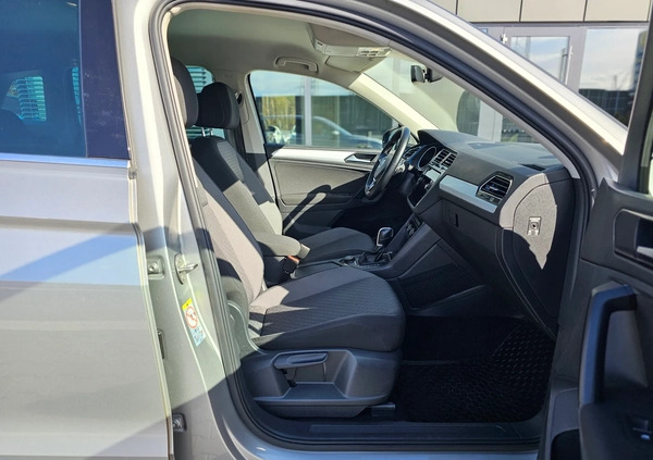 Volkswagen Tiguan cena 62000 przebieg: 227947, rok produkcji 2017 z Międzybórz małe 704